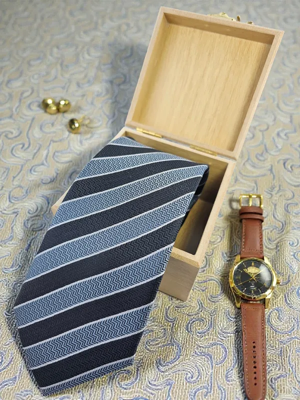 Zig_Wave_Stripe_Black_Grey_Diagonal_Pattern_Micro_Silk_Tie_With_Wooden_Gift_Box_8_Cm_Premium_Formal_Office_Wear