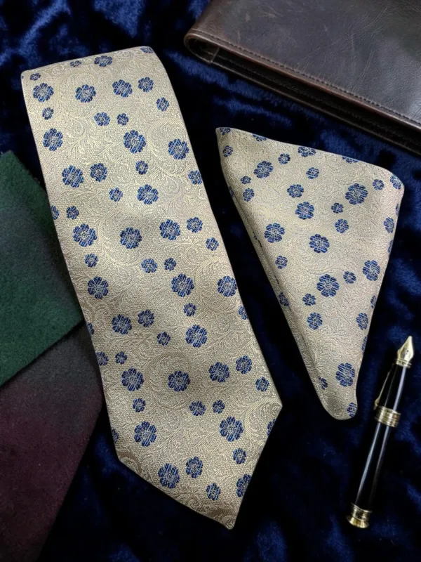 Regal_Ivory_Bloom_9_Cm_Tie_Set_With_Wooden_Gift_Box