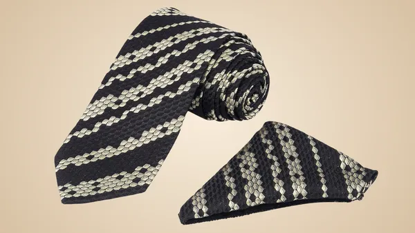 Black_Golden_Midnight_Structured_Diamond_Mens_Premium_Micro_Woven_Jacquard_Tie_Pocket_Square_Combo_With_Wooden_Gift_Box