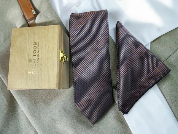 Navy_Bronze_Antique_Micro_Jacquard_9_Cm_Tie_Pocket_Square_Set_With_Wooden_Gift_Box_Classic_Formal_Necktie