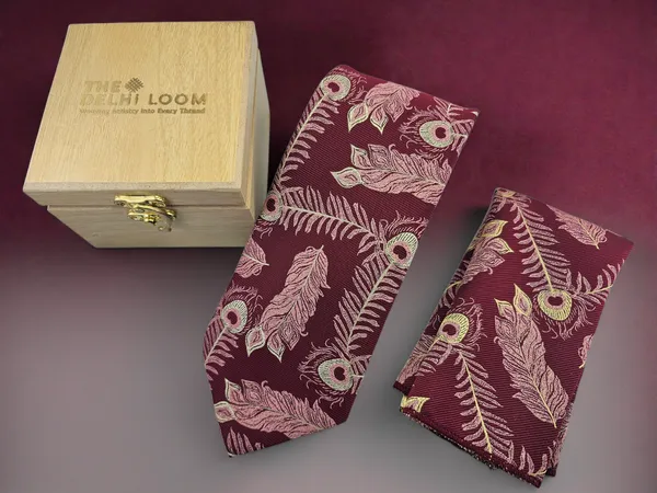 Maroon_Gold_Peach_Feather_Pattern_Premium_Woven_Tie_Set_9_Cm_Width_Suitable_For_Formal_Business_Wedding_And_Gifting