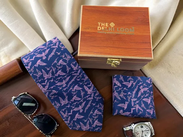 Royal_Blue_Twilight_Wings_Dusty_Blush_Micro_Woven_Jacquard_9_Cm_Necktie_Set_With_Pocket_Square_And_Wooden_Gift_Box
