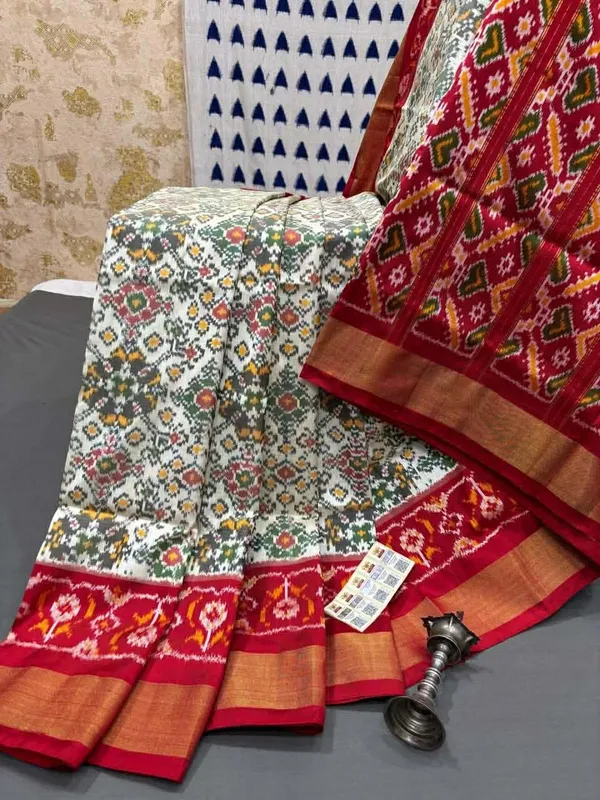 Multicolour_Beautiful_Ikkat_Design_Silk_Saree_Premium_Zari_Border_Saree_For_Women