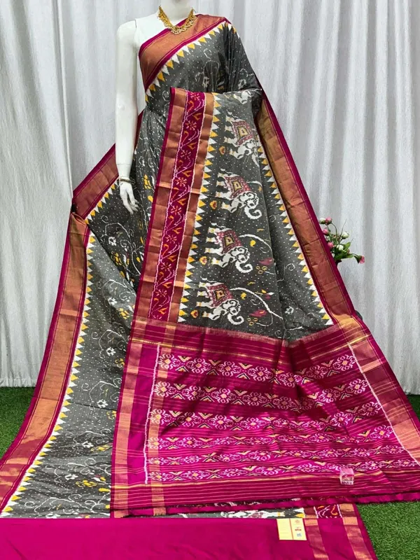 Grey_Trendy_Ikat_Digital_Printed_Soft_Silk_Saree_For_Women_Comfortable_&_Fashionable_Ethnic_Wear_Saree_For_Women