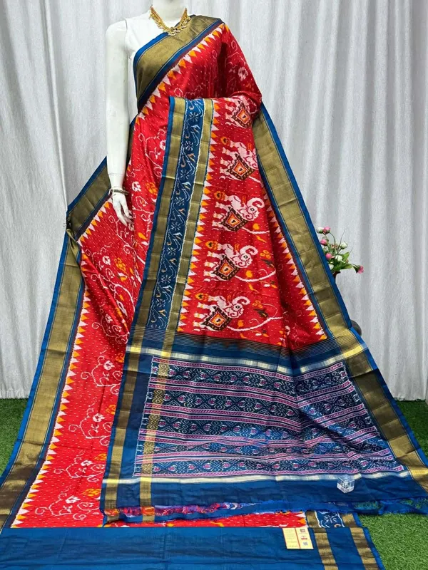 Red_Trendy_Ikat_Digital_Printed_Soft_Silk_Saree_For_Women_Comfortable_&_Fashionable_Ethnic_Wear_Saree_For_Women