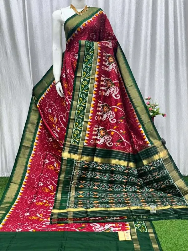 Red_Trendy_Ikat_Digital_Printed_Soft_Silk_Saree_For_Women_Comfortable_&_Fashionable_Ethnic_Wear_Saree_For_Women