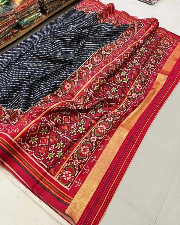 Black_Trendy_Ikat_Digital_Printed_Soft_Silk_Saree_For_Women_Comfortable_&_Fashionable_Ethnic_Wear_Saree_For_Women
