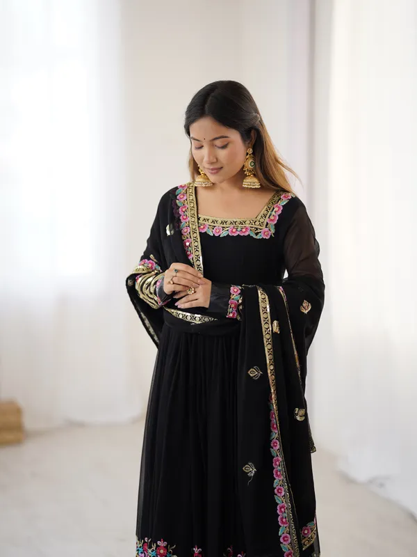 Black_Georgette_Embroidered_Anarkali_Set_For_Women_&_Girls