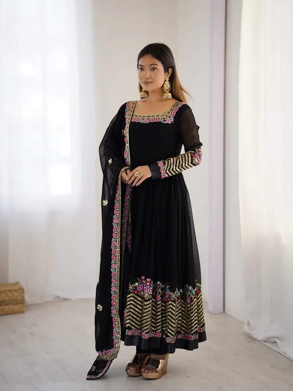 Black_Georgette_Embroidered_Anarkali_Set_For_Women_&_Girls