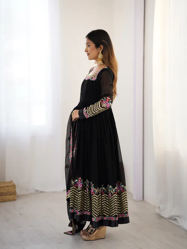 Black_Georgette_Embroidered_Anarkali_Set_For_Women_&_Girls