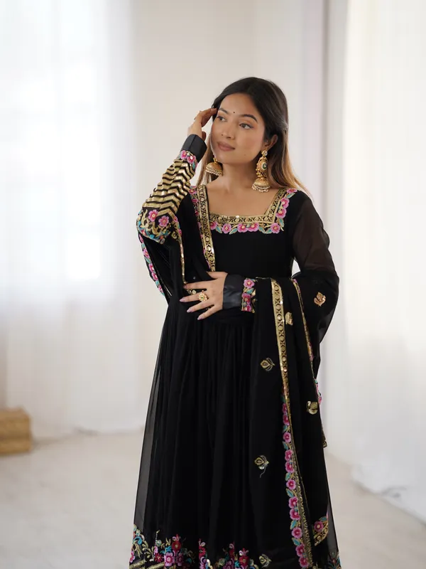 Black_Georgette_Embroidered_Anarkali_Set_For_Women_&_Girls