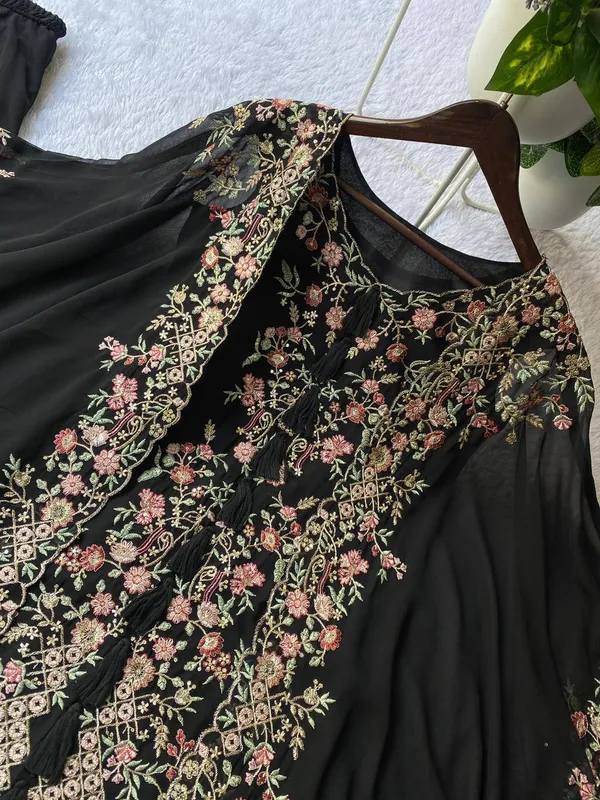 Women’s_Black_Floral_Embroidered_Kurta_Set_with_Palazzo_&_Open_Cape