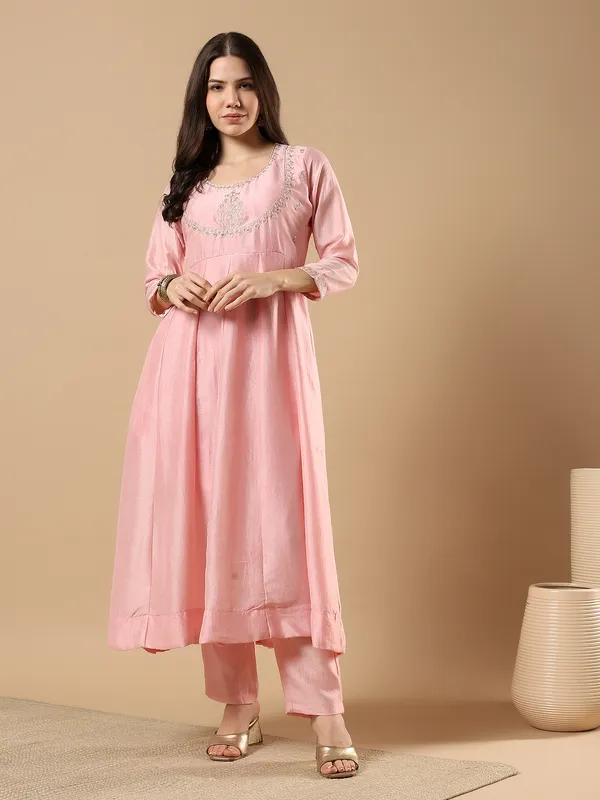 Women’s_Blush_Pink_Embroidered_A-Line_Kurta_Set_with_Pants_&_Dupatta_(3-Piece_Ethnic_Set)