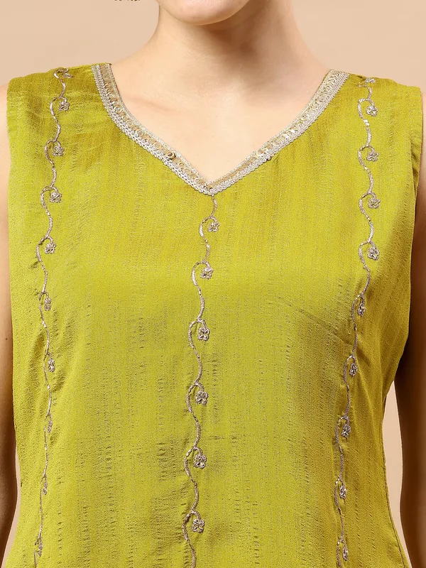 Women’s_Mustard_Yellow_Embroidered_Kurta_Palazzo_Set_with_Dupatta_(3-Piece_Ethnic_Set)