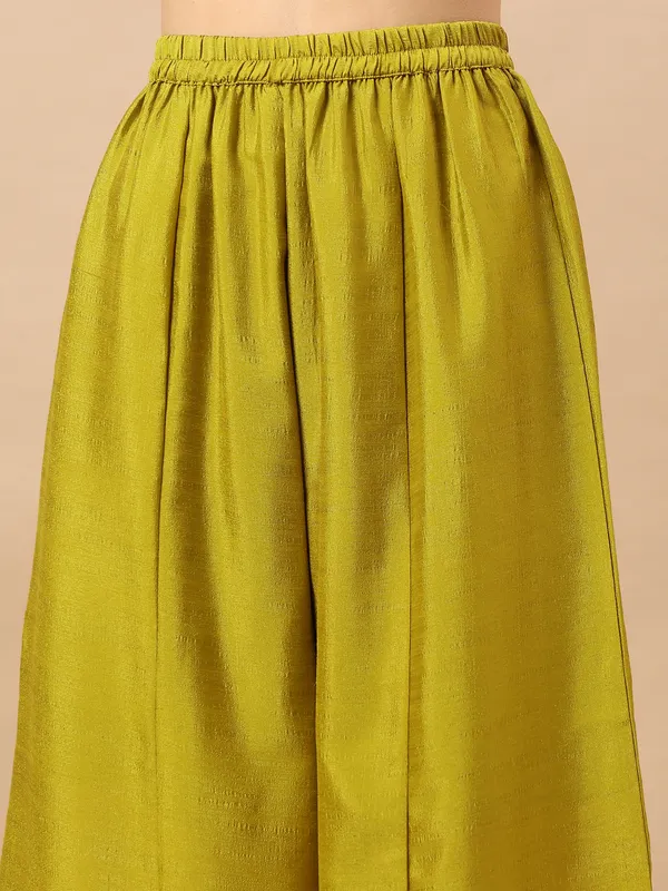 Women’s_Mustard_Yellow_Embroidered_Kurta_Palazzo_Set_with_Dupatta_(3-Piece_Ethnic_Set)