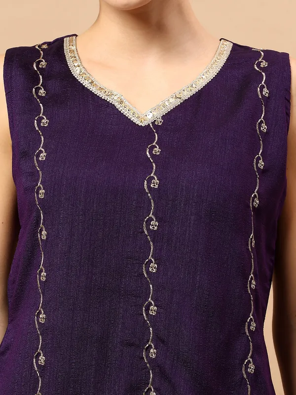 Women’s_Purple_Embroidered_Kurta_Palazzo_Set_with_Dupatta_(3-Piece_Ethnic_Set)
