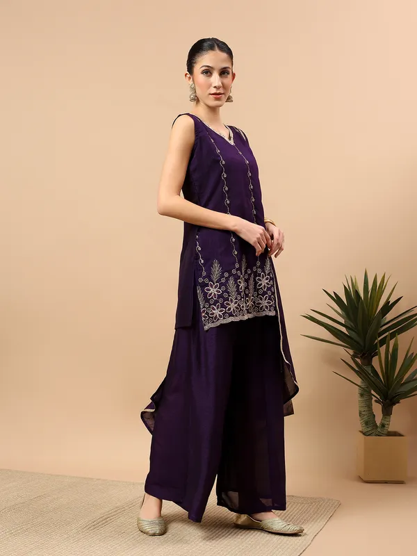 Women’s_Purple_Embroidered_Kurta_Palazzo_Set_with_Dupatta_(3-Piece_Ethnic_Set)