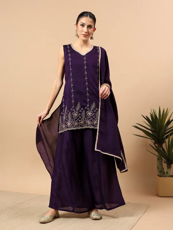 Women’s_Purple_Embroidered_Kurta_Palazzo_Set_with_Dupatta_(3-Piece_Ethnic_Set)
