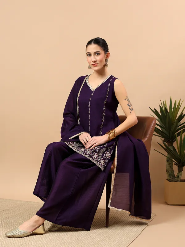 Women’s_Purple_Embroidered_Kurta_Palazzo_Set_with_Dupatta_(3-Piece_Ethnic_Set)
