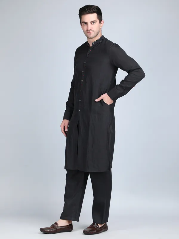 Black_Pure_Linen_Hand_Embroidered_Kurta_With_Pants_For_Men