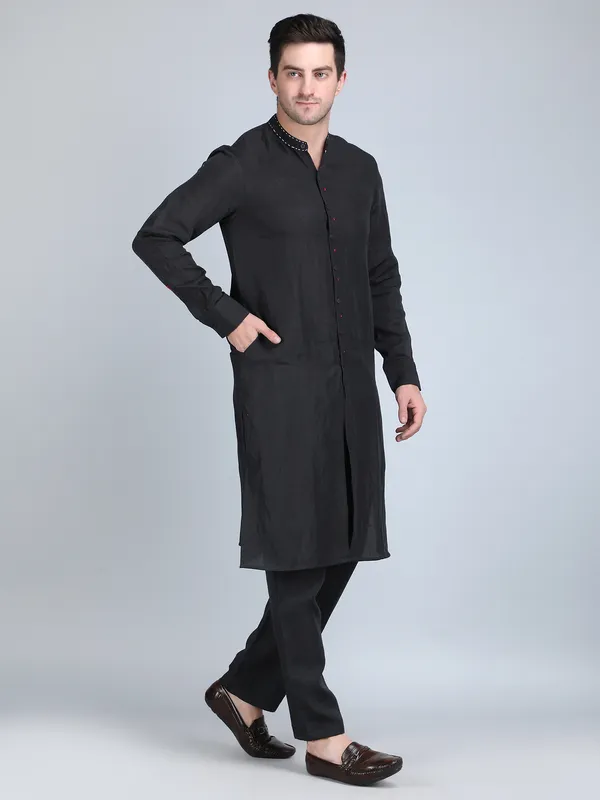 Black_Pure_Linen_Hand_Embroidered_Kurta_With_Pants_For_Men