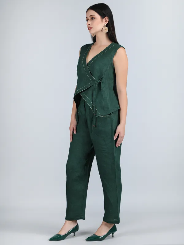 Green_Pure_Linen_Hand_Embroidered_Co-Ord_For_Women