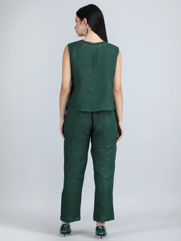 Green_Pure_Linen_Hand_Embroidered_Co-Ord_For_Women
