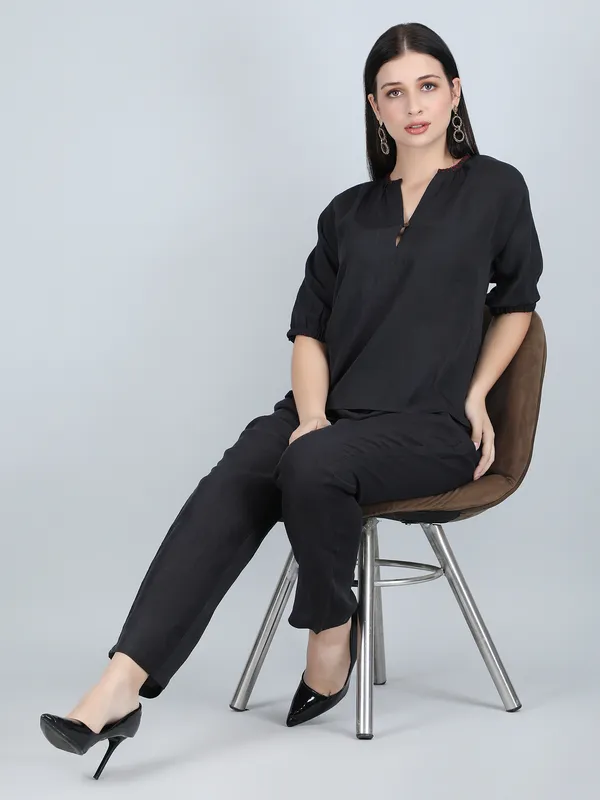 Black_Pure_Linen_Hand_Embroidered_Co-Ord_For_Women