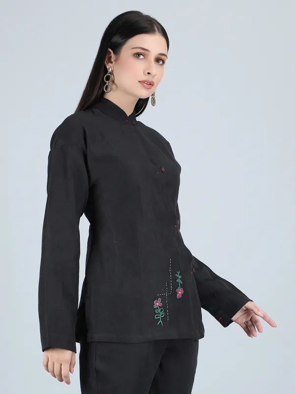 Black_Pure_Linen_Hand_Embroidered_Zig_Zag_Placket_Shirt_For_Women