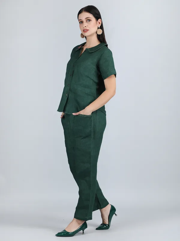 Green_Pure_Linen_Hand_Embroidered_Collar_Co-Ord_For_Women