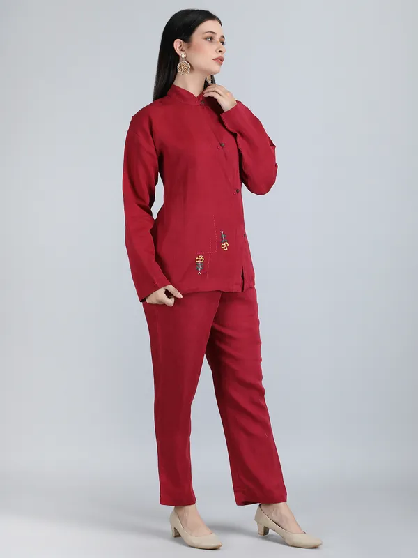 Maroon_Pure_Linen_Hand_Embroidered_Zig_Zag_Placket_Co-Ord_For_Women