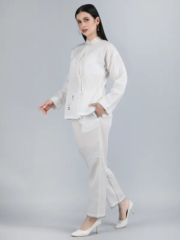 White_Pure_Linen_Hand_Embroidered_Zig_Zag_Placket_Co-Ord_For_Women