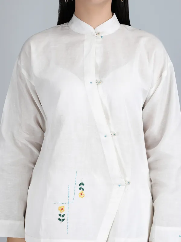 White_Pure_Linen_Hand_Embroidered_Zig_Zag_Placket_Co-Ord_For_Women