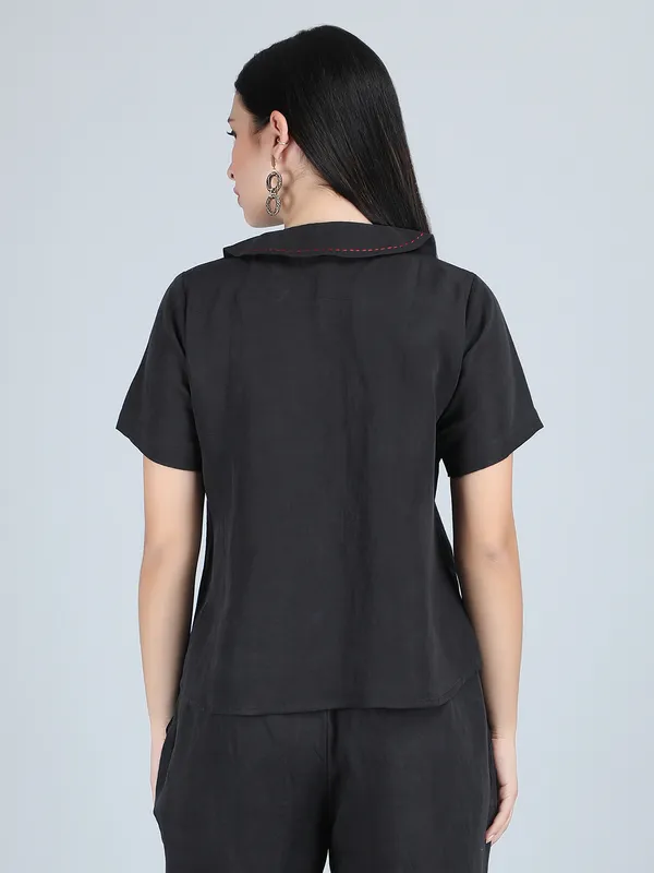Black_Pure_Linen_Hand_Embroidered_Collar_Shirt_For_Women