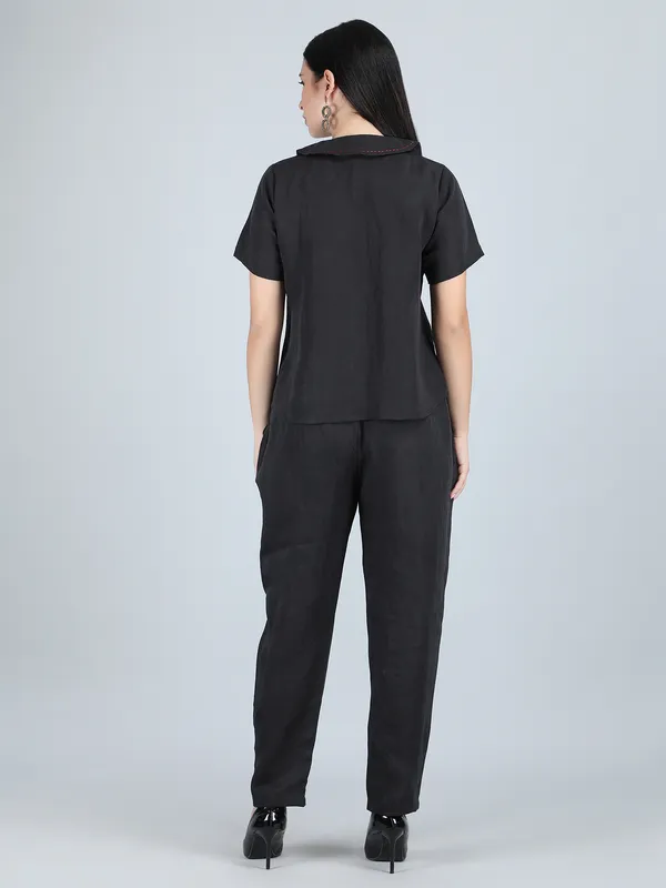 Black_Pure_Linen_Hand_Embroidered_Collar_Co-Ord_For_Women