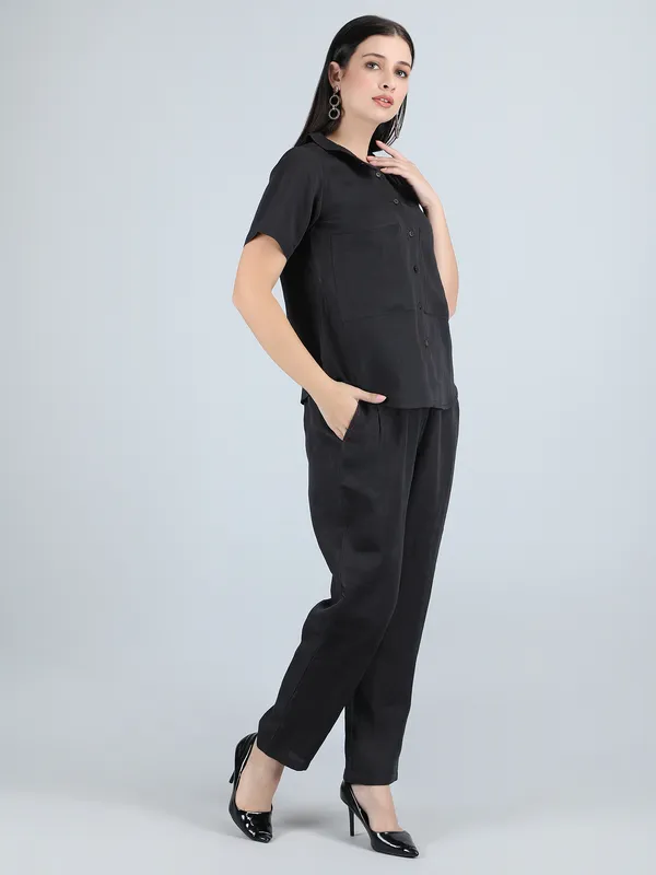 Black_Pure_Linen_Hand_Embroidered_Collar_Co-Ord_For_Women