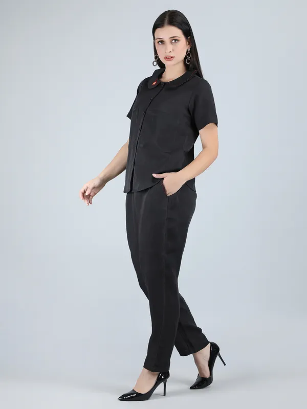 Black_Pure_Linen_Hand_Embroidered_Collar_Co-Ord_For_Women
