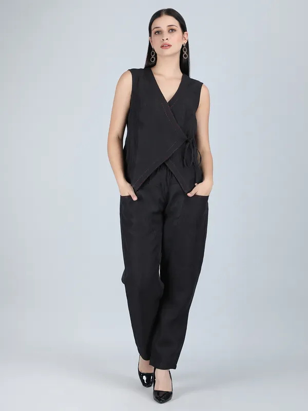 Black_Pure_Linen_Hand_Embroidered_Co-Ord_For_Women