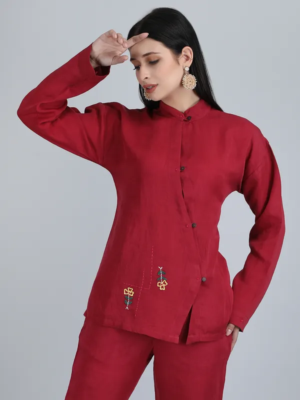 Maroon_Pure_Linen_Hand_Embroidered_Zig_Zag_Placket_Shirt_For_Women