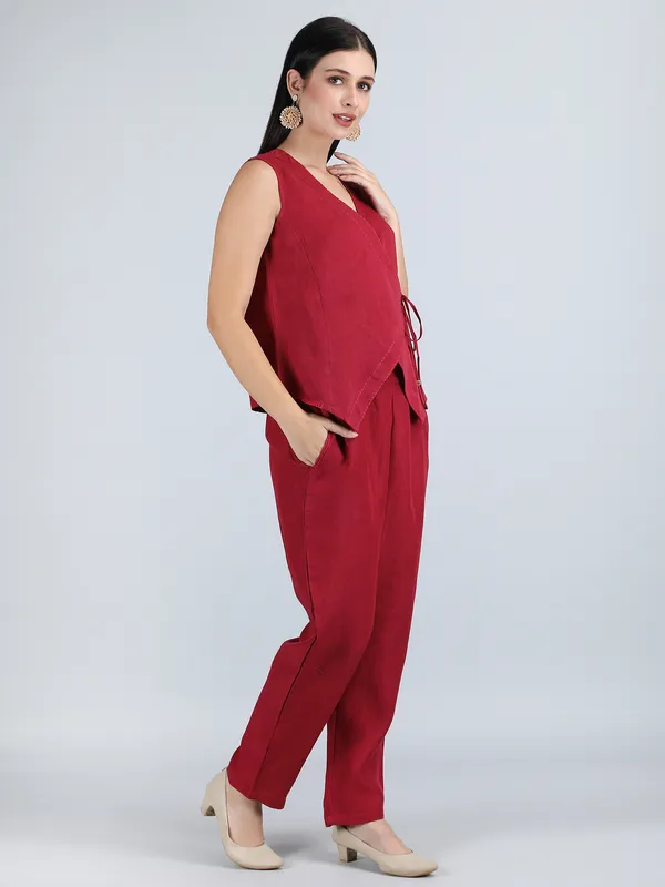 Maroon_Pure_Linen_Hand_Embroidered_Co-Ord_For_Women