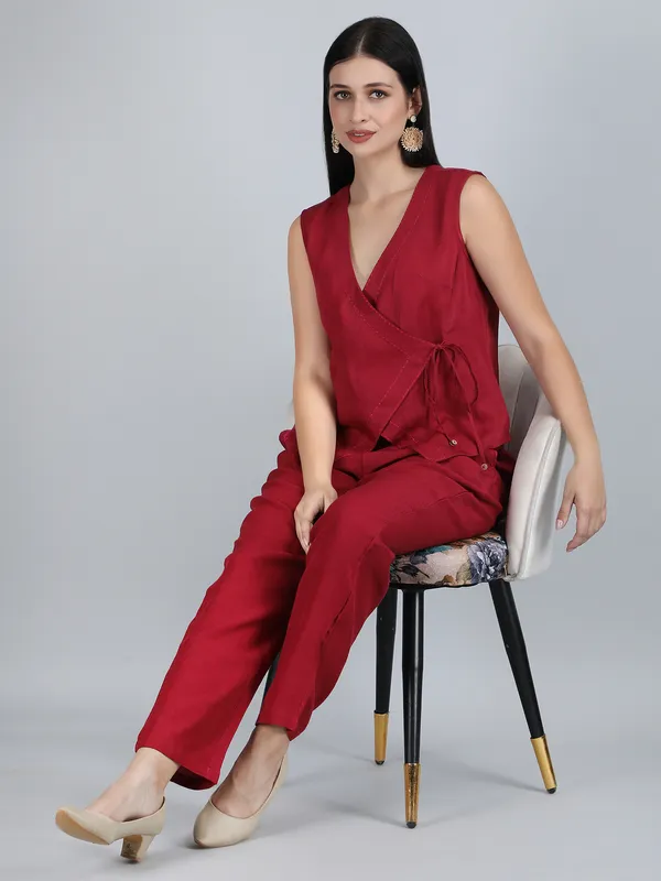 Maroon_Pure_Linen_Hand_Embroidered_Co-Ord_For_Women
