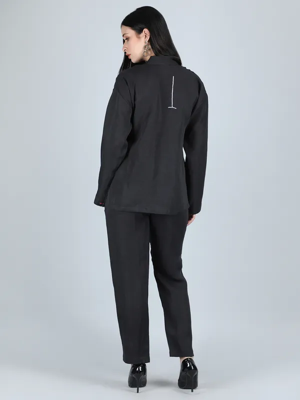 Black_Pure_Linen_Hand_Embroidered_Zig_Zag_Placket_Co-Ord_For_Women