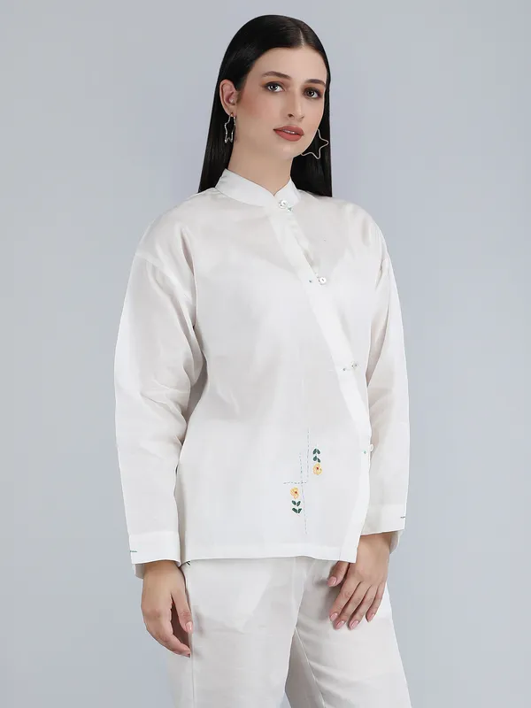 White_Pure_Linen_Hand_Embroidered_Zig_Zag_Placket_Shirt_For_Women