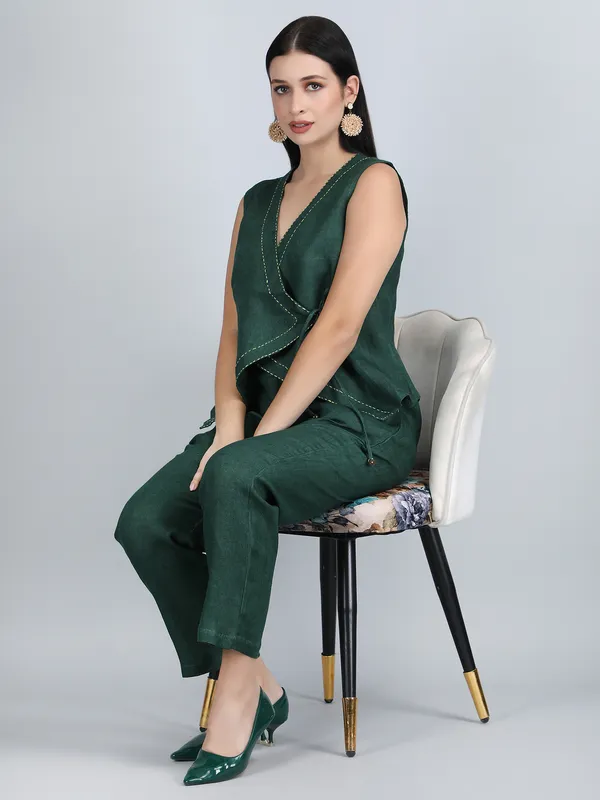 Forest_Green_Pure_Linen_Hand_Embroidered_Top_For_Women