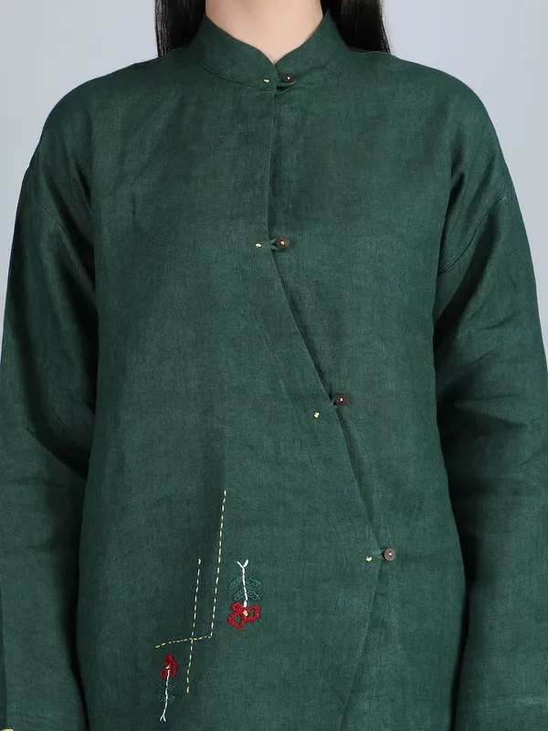 Green_Pure_Linen_Hand_Embroidered_Zig_Zag_Placket_Co-Ord_For_Women