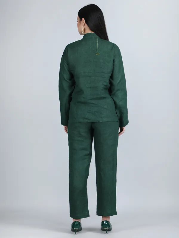 Green_Pure_Linen_Hand_Embroidered_Zig_Zag_Placket_Co-Ord_For_Women