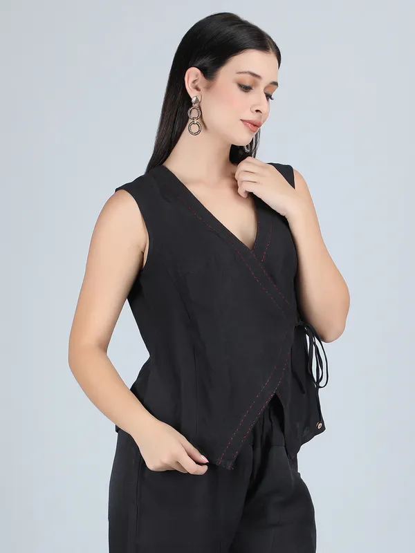Black_Pure_Linen_Hand_Embroidered_Top_For_Women