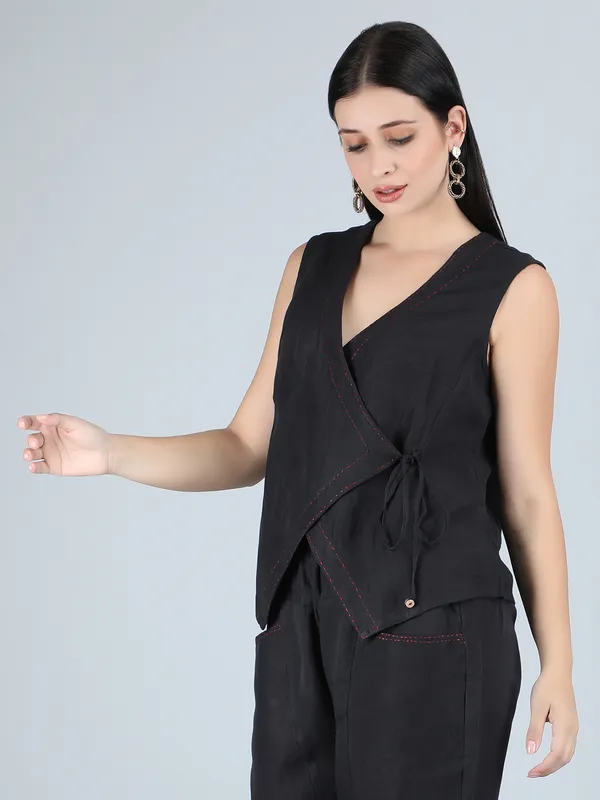 Black_Pure_Linen_Hand_Embroidered_Top_For_Women