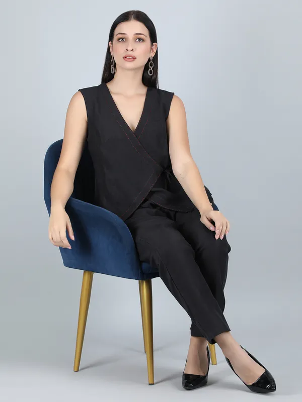 Black_Pure_Linen_Hand_Embroidered_Top_For_Women