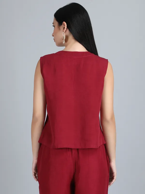 Maroon_Pure_Linen_Hand_Embroidered_Top_For_Women